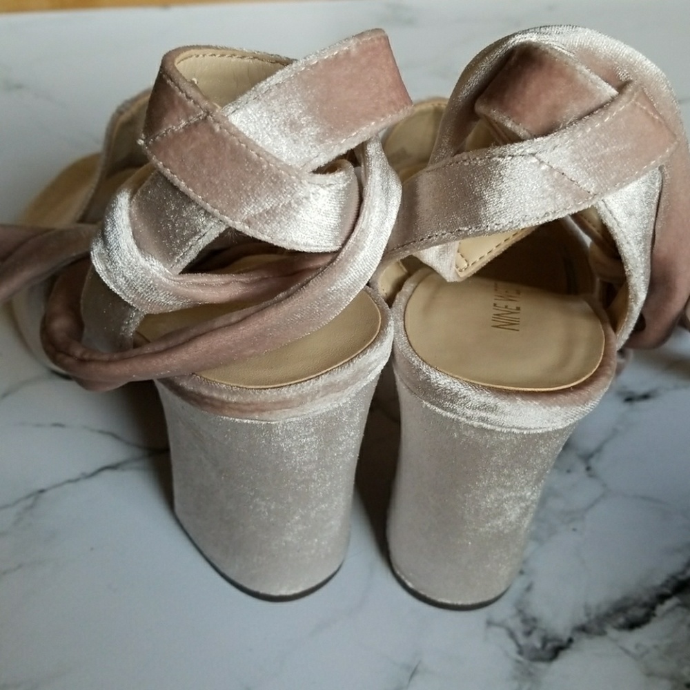🎉HP🎉 Nine West Velvet Wrap Sandals - Picture 5 of 6